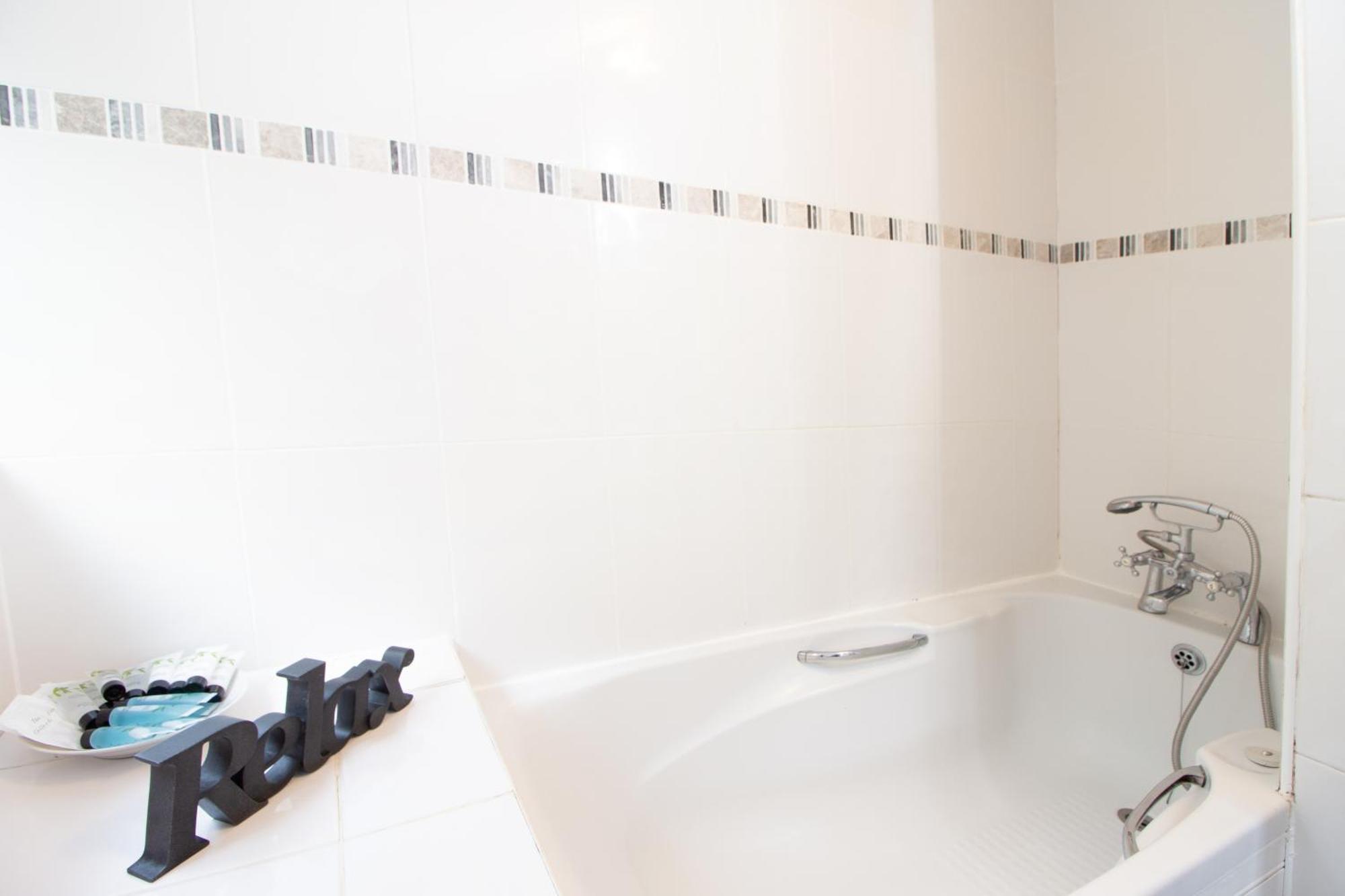 Raleigh Gf - Ground Floor 1 Bed Georgian Flat In The City Centre Free Parking And Wifi เอ็กซิเตอร์ ภายนอก รูปภาพ